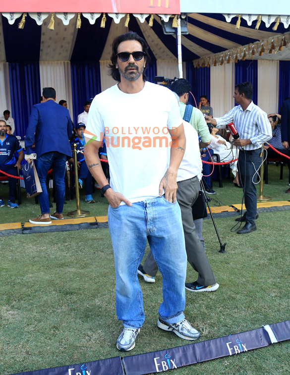 photos sonu sood arjun kapoor arjun rampal and others attend abhineta xi vs neta xi cricket match 21