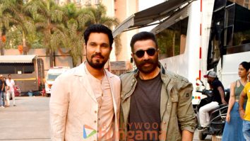 Photos: Sunny Deol, Randeep Hooda and Vineet Kumar Singh snapped promoting Jatt on the sets of Indian Idol