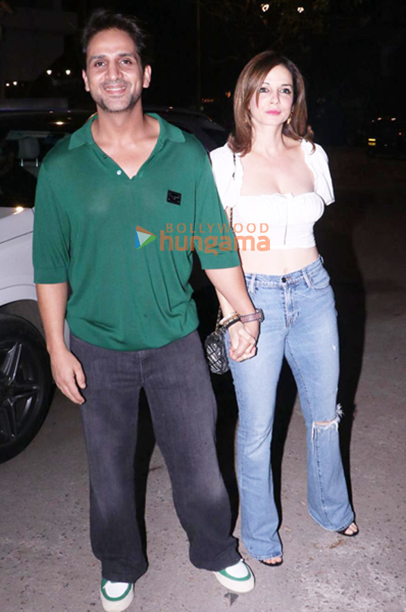 Photos: Sussanne Khan, Arslan Goni and others snapped in Bandra Photos: Sussanne Khan, Arslan Goni and others snapped in Bandra
