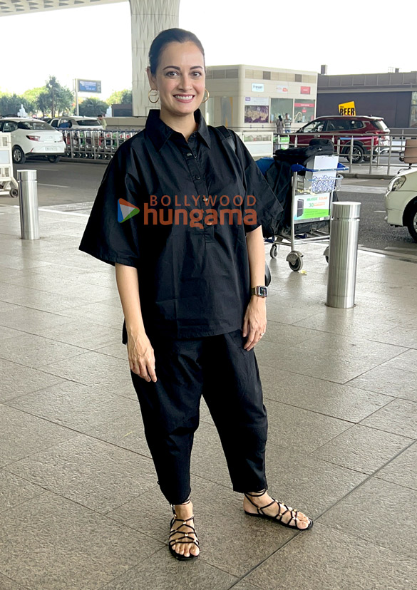 photos varun dhawan jacqueline fernandez pooja hegde and others snapped at the airport 5