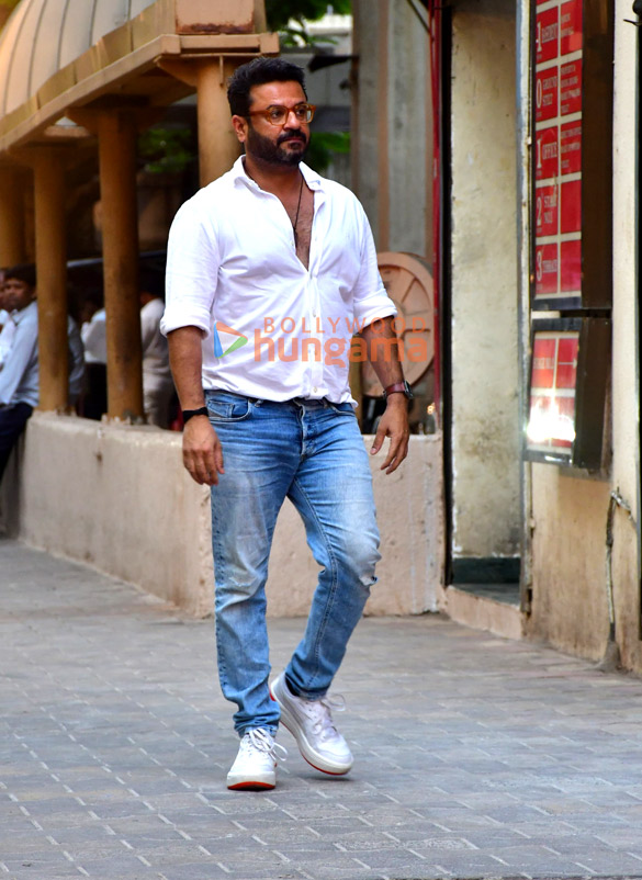 photos vicky kaushal ayan mukerji others snapped at deb mukherjees prayer meet 2