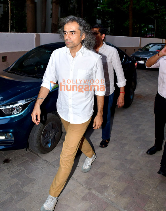 photos vicky kaushal ayan mukerji others snapped at deb mukherjees prayer meet 7299 5