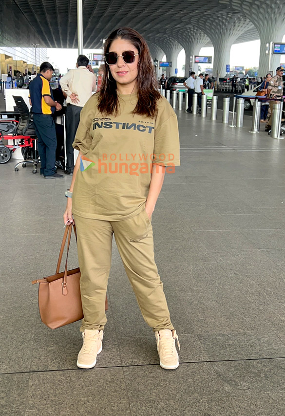 photos wamiqa gabbi pooja chopra sunidhi chauhan and others snapped at the airport 3
