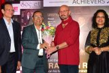 Rakesh Roshan and others snapped at the cover launch of Society Achievers featuring The Roshans
