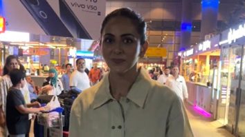 Rakul Preet Singh having a quick chitchat with the paps