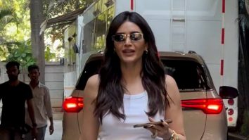 Guess we all are dedicated to cricket like Karishma Tanna