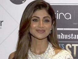 Shilpa Shetty slays in a white saree giving all DHADAKAN vibes