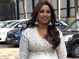 What a beauty! Shreya Ghoshal on the sets of Indian Idol