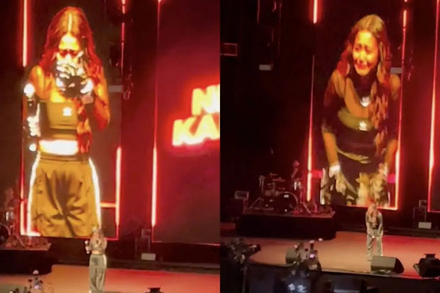 Neha Kakkar breaks down on stage after keeping fans waiting for 3 hours