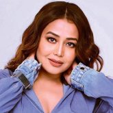 Neha Kakkar breaks down on stage after keeping fans waiting for 3 hours