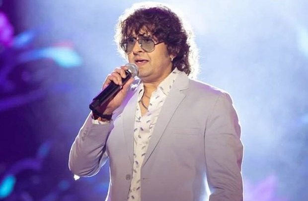 Sonu Nigam urges calm as bottles and stones disrupt DTU concert: “Please aisa na kariye”