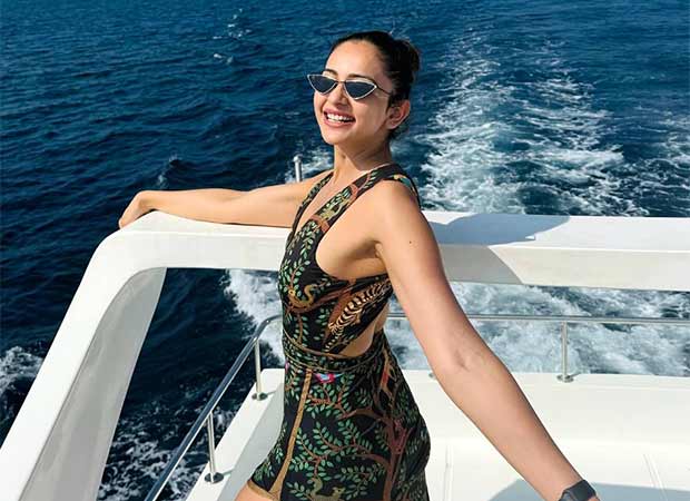 Rakul Preet Singh teases fun weekend vibes with stunning boat ride photos; watch