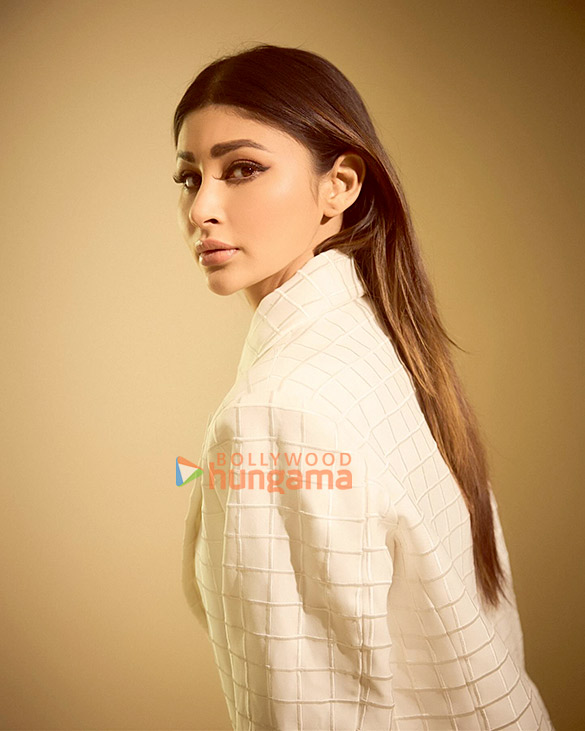 mouni roy 1 292