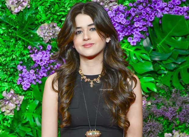 Dimple Kapadia’s granddaughter Naomika Saran makes a rare appearance at an event