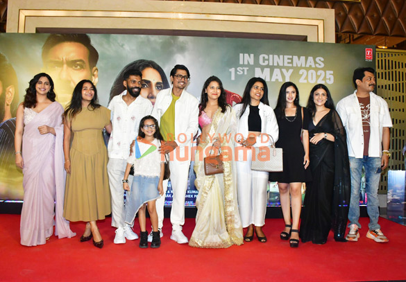photos ajay devgn vaani kapoor raashii khanna and others grace the premiere of raid 2 1142 10