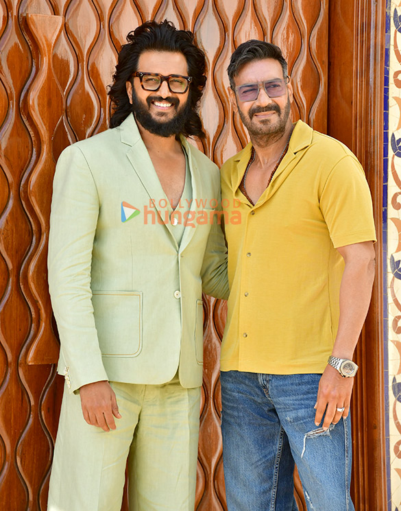 Photos: Ajay Devgn and Riteish Deshmukh snapped during Raid 2 promotions Photos: Ajay Devgn and Riteish Deshmukh snapped during Raid 2 promotions