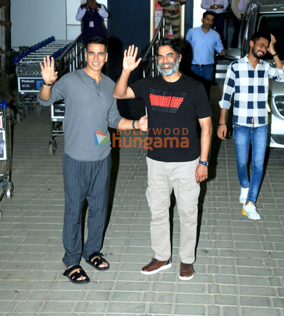Photos: Akshay Kumar and R Madhavan snapped at Kalina airport