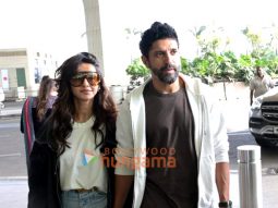 Photos: Farhan Akhtar and Ritesh Sidhwani snapped at the Mumbai airport leaving for Srinagar for the premiere of Ground Zero