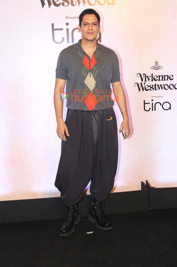 photos kareena kapoor khan janhvi kapoor aditya roy kapur and others grace the vivienne westwoods fashion showcase event 6