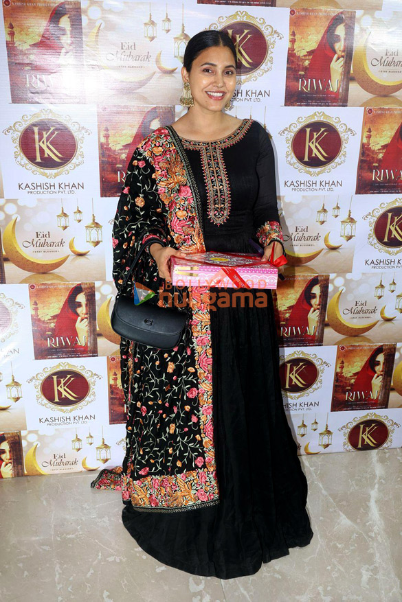 photos kashish khan hosts eid celebration and success party of her film riwaj 5