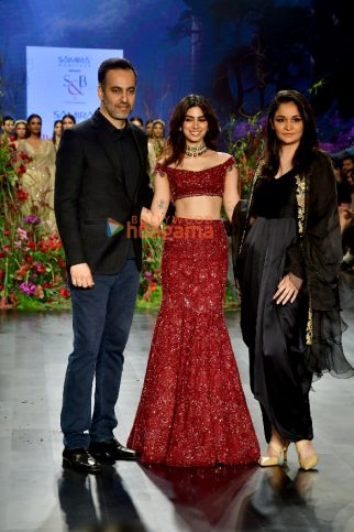 Photos: Khushi Kapoor turns showstopper for the grand finale of Bombay Times Fashion Week 2025