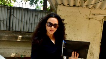 Photos: Preity Zinta snapped in Juhu