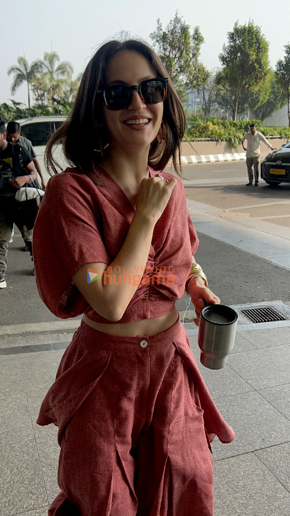 photos rajkummar rao elli avrram arjun rampal and others snapped at the airport 6