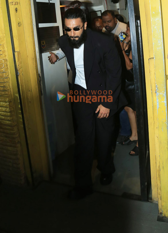 photos ranveer singh and deepika padukone snapped in bandra 5 3