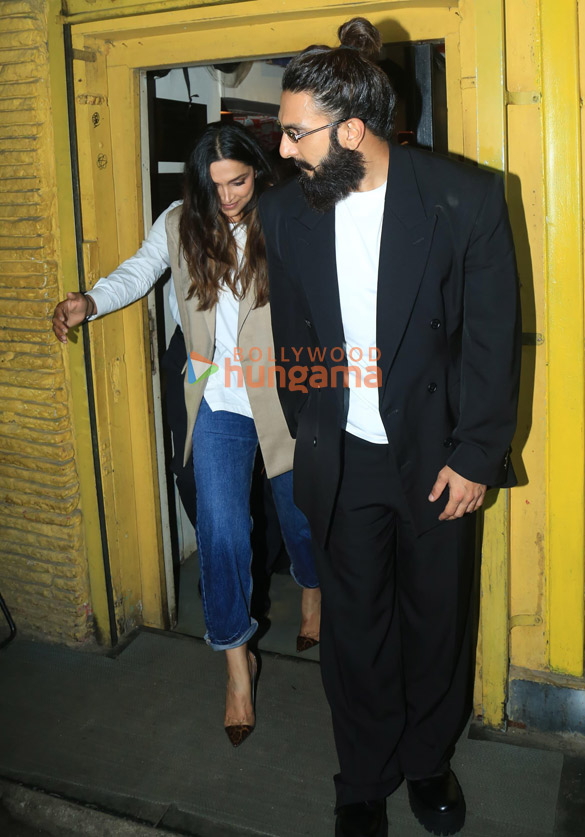 photos ranveer singh and deepika padukone snapped in bandra 7