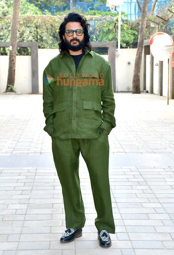 Photos: Riteish Deshmukh and Rajkumar Gupta snapped during Raid 2 promotions Photos: Riteish Deshmukh and Rajkumar Gupta snapped during Raid 2 promotions