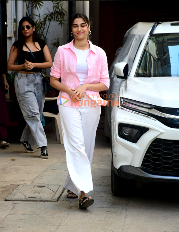 photos saiee manjrekar snapped at whoppl studios 6