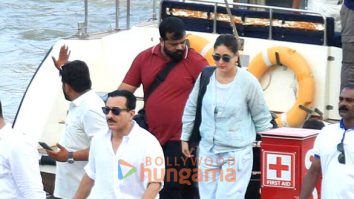Photos: Saif Ali Khan and Kareena Kapoor Khan snapped at Gateway Of India