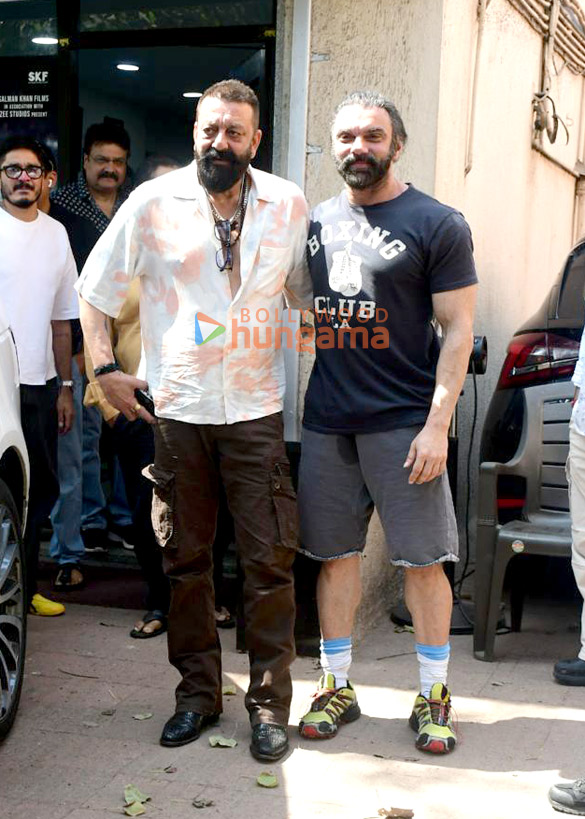 photos sanjay dutt meets sohail khan at the latters office in bandra 5