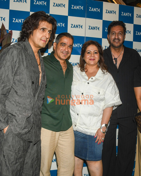 Photos: Sonu Nigam, Bhagyashree, Shilpa Shetty Kundra, Raj Kundra, Shamita Shetty and others were snapped at Kiran Bawa’s Baisakhi Sundowner Photos: Sonu Nigam, Bhagyashree, Shilpa Shetty Kundra, Raj Kundra, Shamita Shetty and others were snapped at Kiran Bawa’s Baisakhi Sundowner