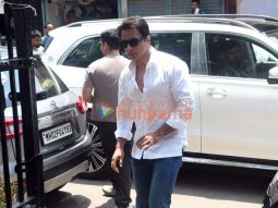 Photos: Sonu Sood attends Jacqueline Fernandez’s mother’s funeral