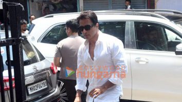 Photos: Sonu Sood attends Jacqueline Fernandez’s mother’s funeral