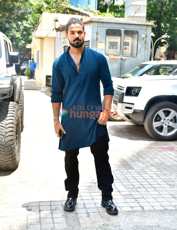 photos sooraj pancholi suniel shetty akanksha sharma and others grace the trailer launch of kesari veer 9 2
