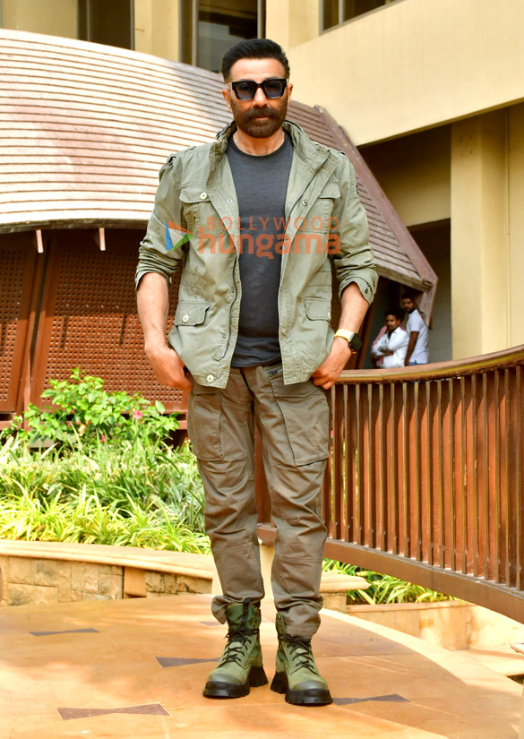 photos sunny deol randeep hooda and vineet kumar singh snapped promoting their movie jaat 6 photos sunny deol randeep hooda and vineet kumar singh snapped promoting their movie jaat 6