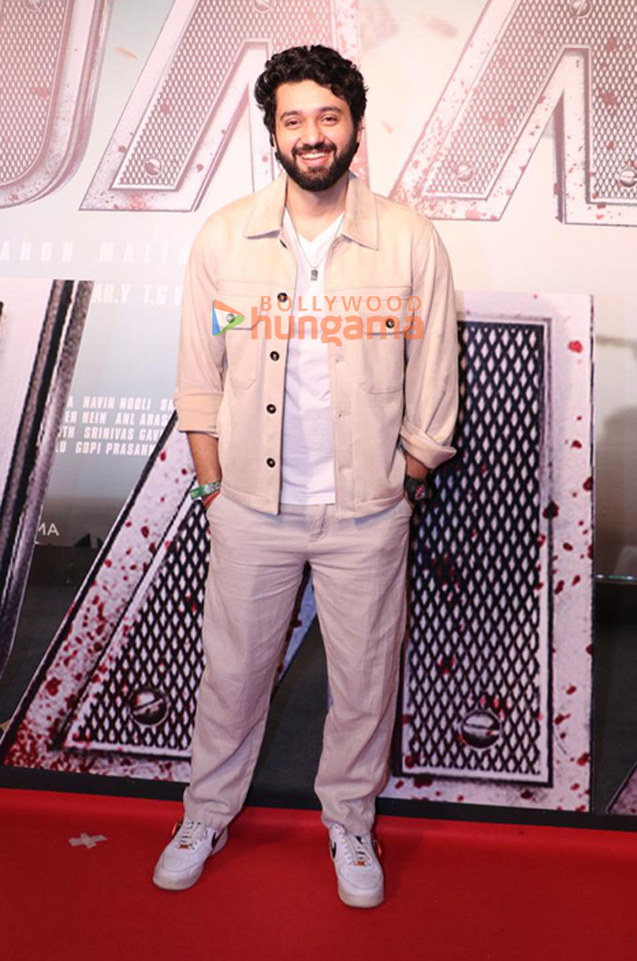 photos sunny deol randeep hooda and others grace the premiere of jaat 098 4
