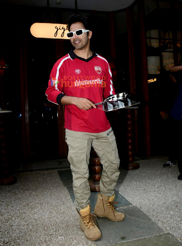 photos varun dhawan celebrates his birthday in advance with a special meet and greet with fans 2