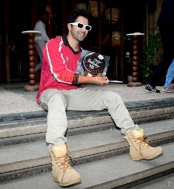 Photos: Varun Dhawan celebrates his birthday in advance with a special meet and greet with fans