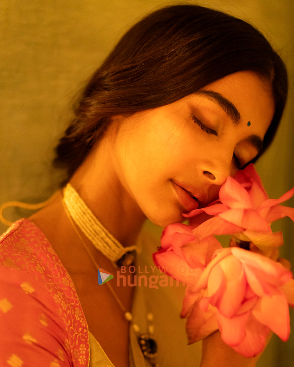 pooja hegde 7 38