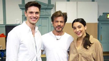 Shah Rukh Khan visits Aditya Chopra’s Come Fall in Love – The DDLJ musical rehearsals in London