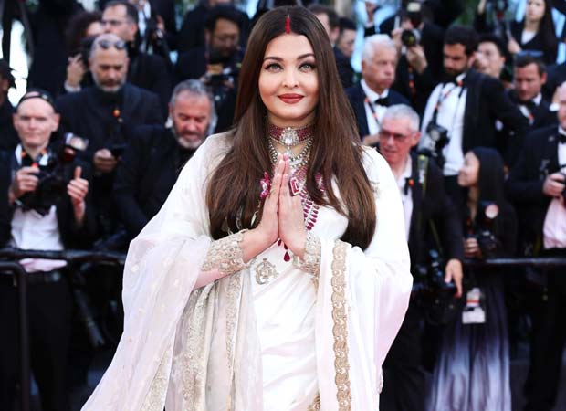 Aishwarya Rai Bachchan makes powerful statement with ‘Saree’ and ‘Sindoor’ at Cannes 2025