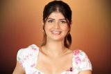 What’s In My Bag with Anjini Dhawan | Bollywood Hungama