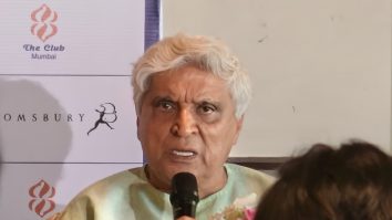 Javed Akhtar makes EXPLOSIVE comments at Bhawana Somaaya’s book launch: “Every country has an army but Pakistani army has a country; we opened doors for their musicians, actors but they never did”