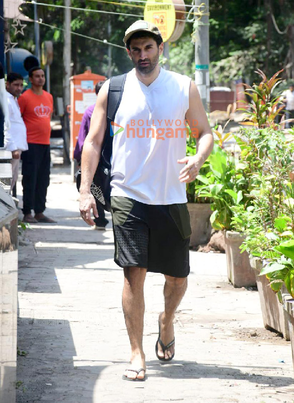 photos aditya roy kapur snapped outside a gym in bandra 3 4