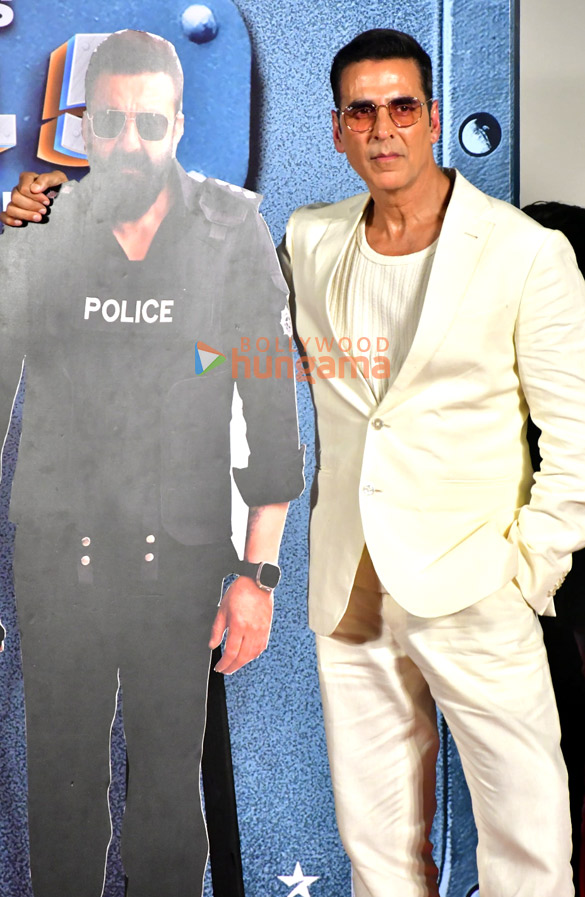 photos akshay kumar abhishek bachchan riteish deshmukh and others grace the trailer launch of housefull 5 6