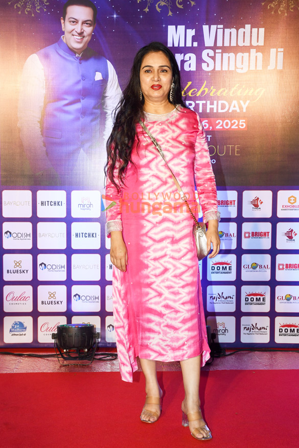 photos celebs grace vindu dara singhs birthday bash 6 5 6 9