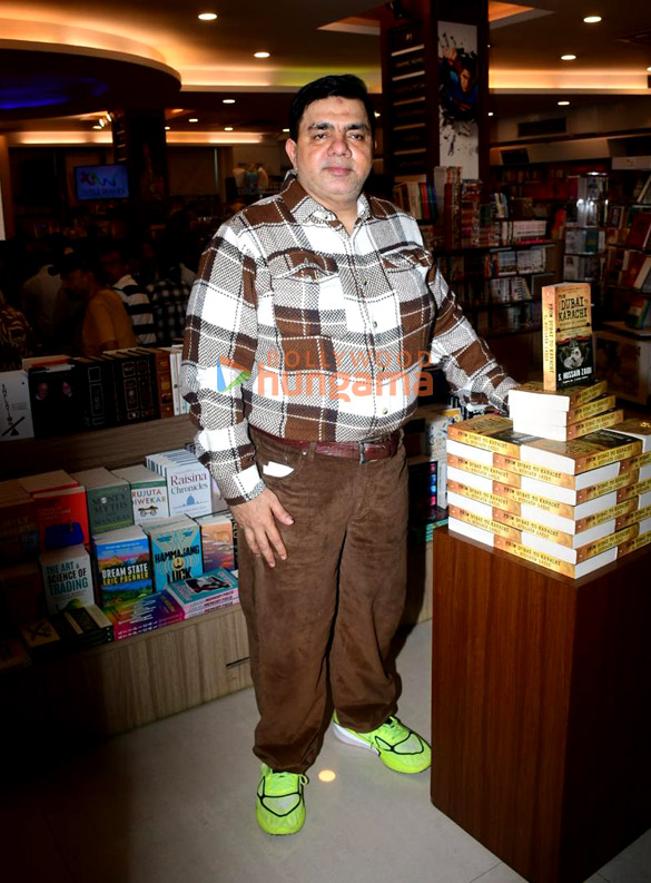 photos emraan hashmi and vishal bhardwaj attend the book launch of s hussain zaidis from karachi to dubai 6